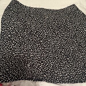 SHEIN Monochrome Leopard Print Mini Skirt - Preloved